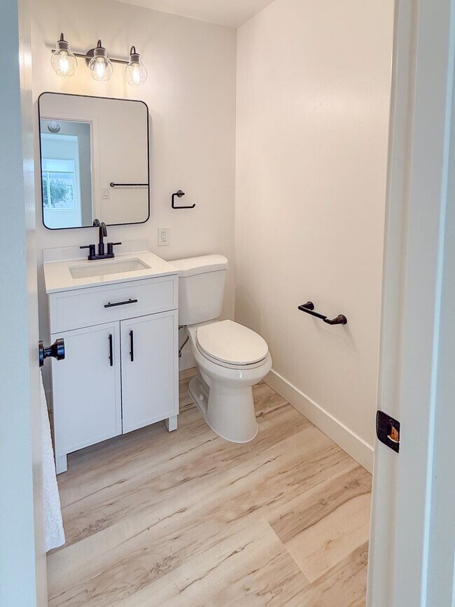 Building Photo - 4211-4219 Jewell