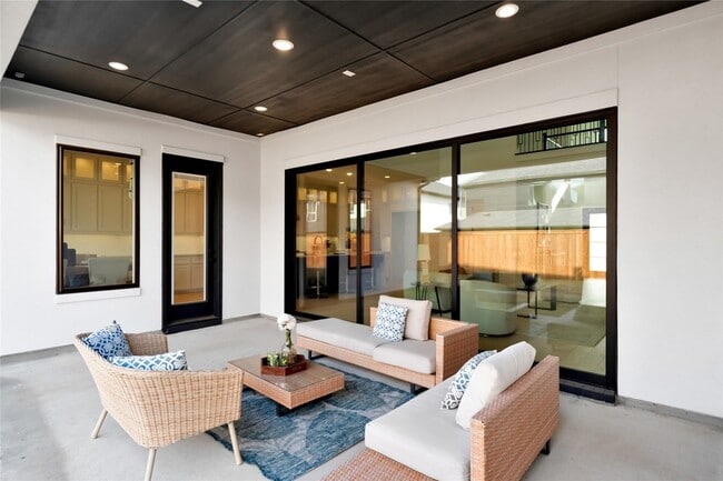 Building Photo - 10437 Milkweed Ct