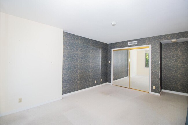 Building Photo - 101 Lombard St