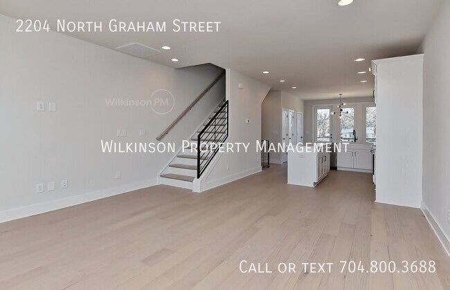 Building Photo - 2204 N Graham St