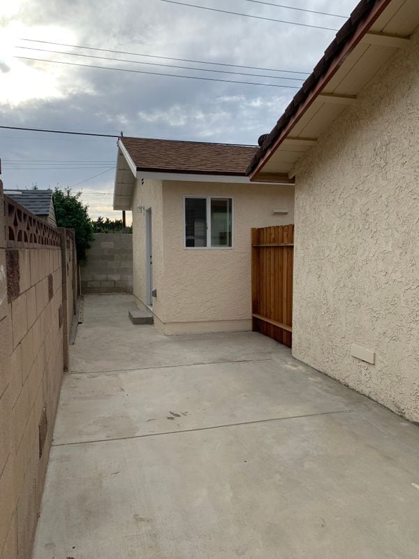 Building Photo - 1091 Cavalier Ave
