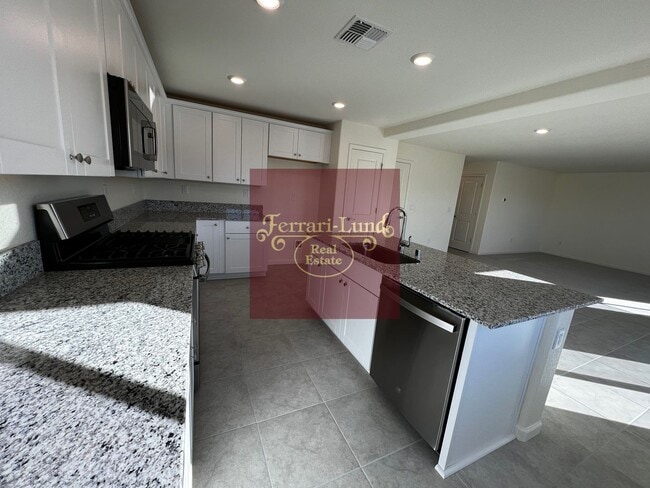 Building Photo - HOME in Lemmon Valley Community - Kay DeAlba!!