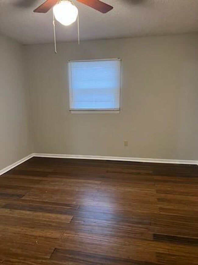 Building Photo - Stunning 4-Bedroom Home in Memphis - Space, Comfort & Style!