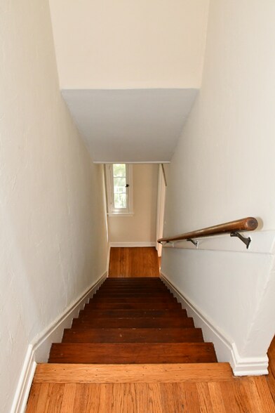 Building Photo - 1834 Normandie Ave