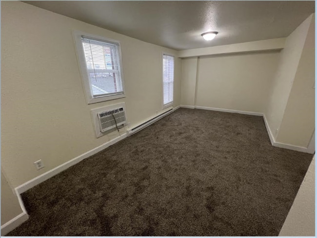 Building Photo - 821 Broadway