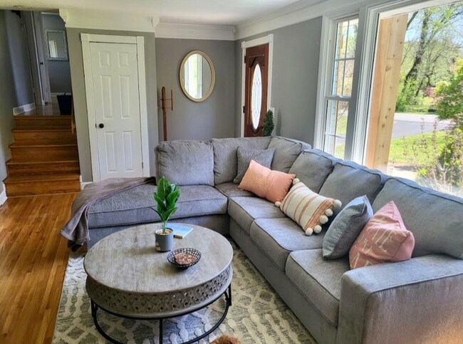 Building Photo - 202 Edgewater Dr