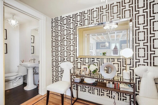 Building Photo - 2096 Pine St