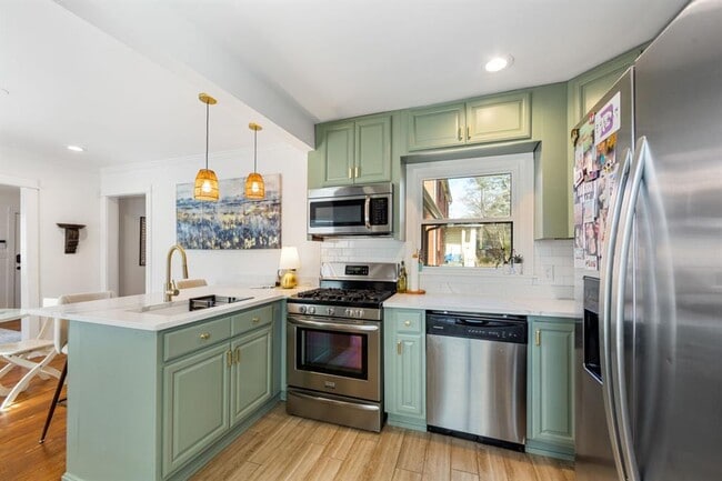 Building Photo - 640 Quillian Ave