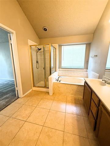 Building Photo - 812 Twin Creek Dr