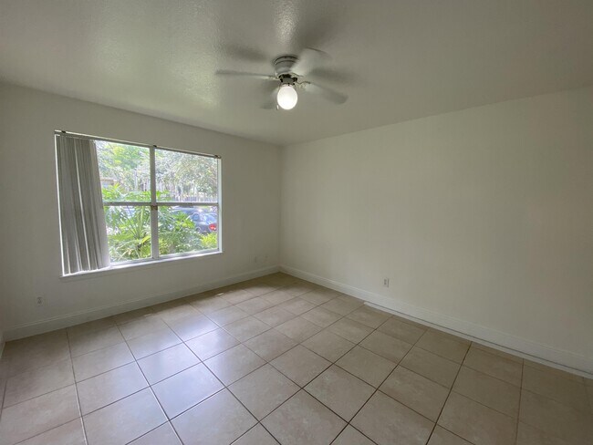 Building Photo - 1725 Palm Cove Blvd