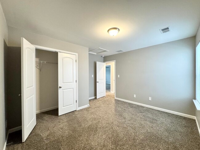 Building Photo - 127 Landry Ln