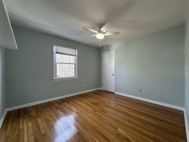 Building Photo - 4 Bedroom Home in Village Green.