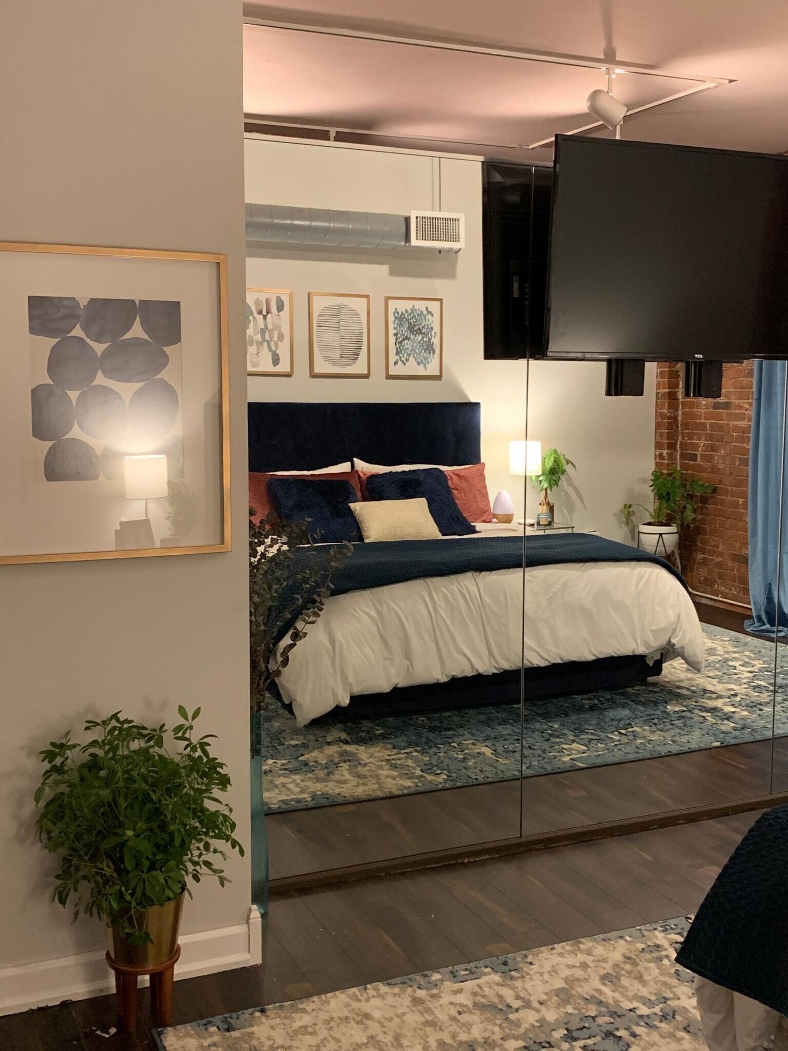 Building Photo - 432 E. Rich St