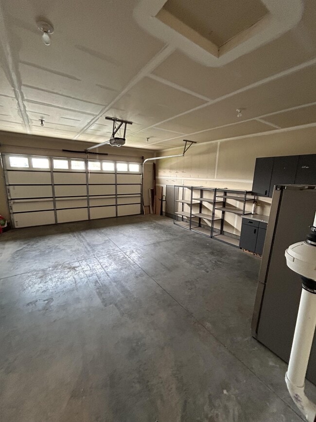 Building Photo - 546 Talon Way
