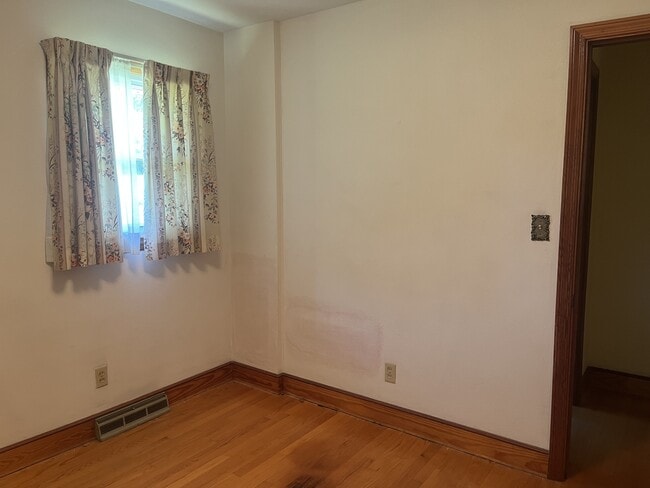 Building Photo - 141 Daniels Pl