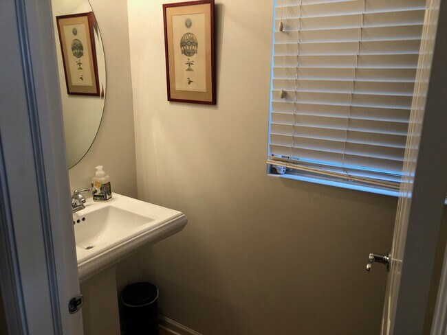 Powder Room - 1604 W Edgewater Ave