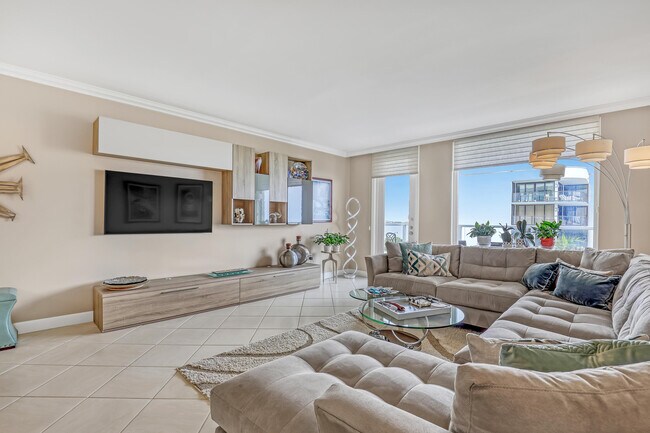 Building Photo - 3450 S Ocean Blvd