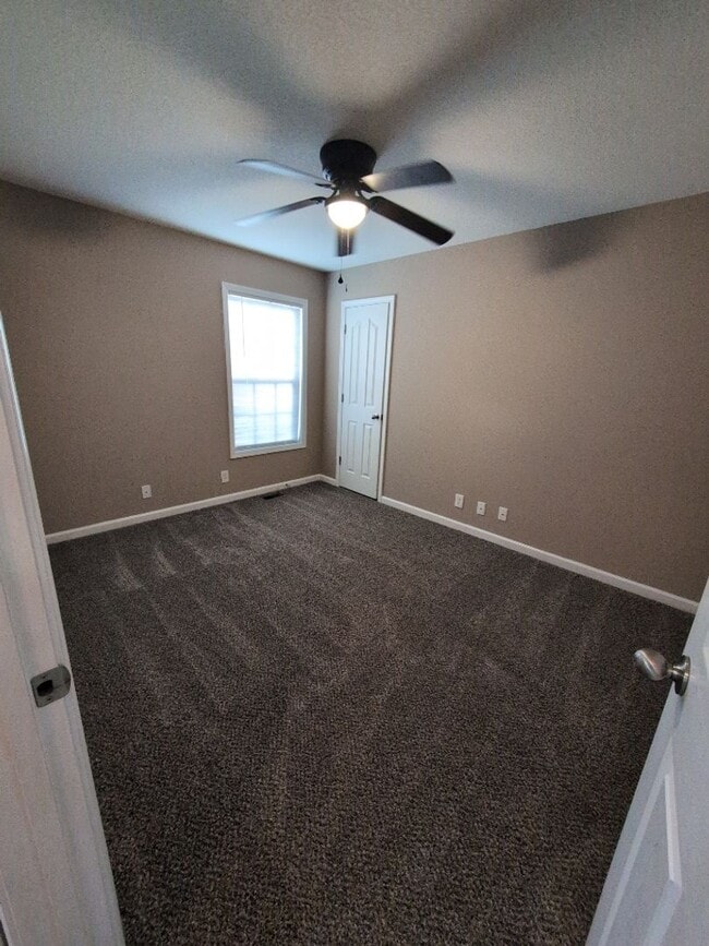 Building Photo - 3510 Southwood Dr