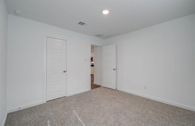 Building Photo - 1010 Desert Willow Dr