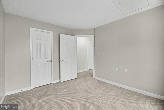 Building Photo - 11154 Summers Cove