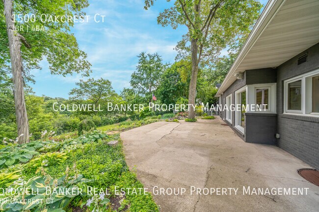 Building Photo - 1500 Oakcrest Ct