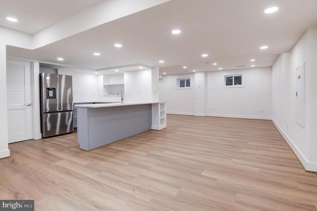 Building Photo - 9704 Hall Rd