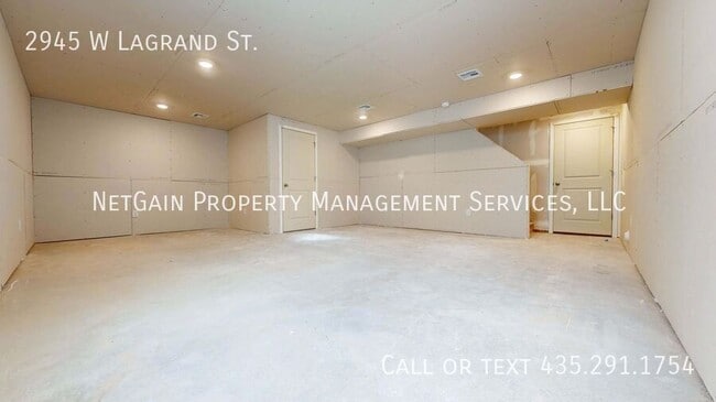 Building Photo - 2945 W LaGrand St