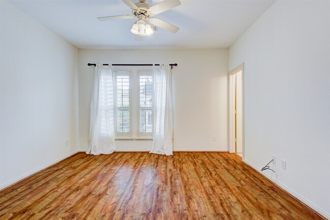 Building Photo - 2210 Mason St