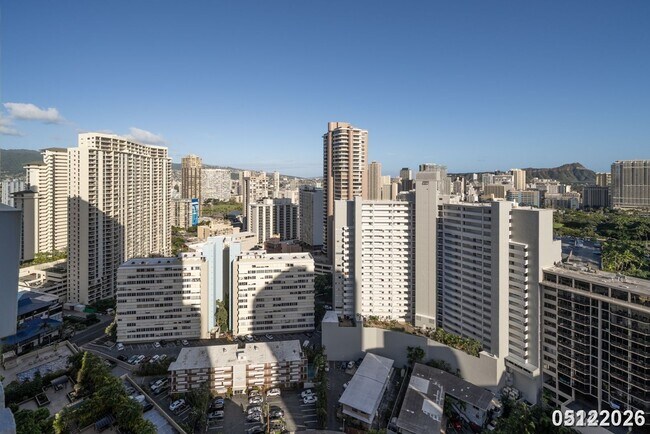 Building Photo - The Windsor, 1bd, 1.5ba, 1prking, Must See, Avail today!