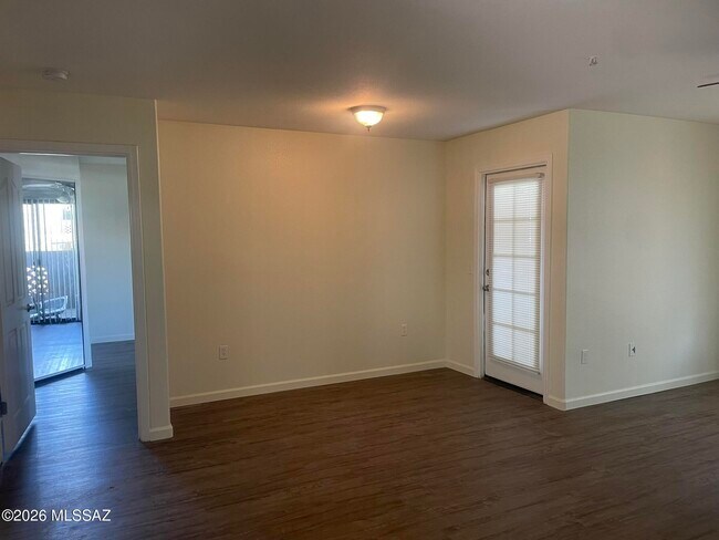 Building Photo - 5751 N Kolb Rd