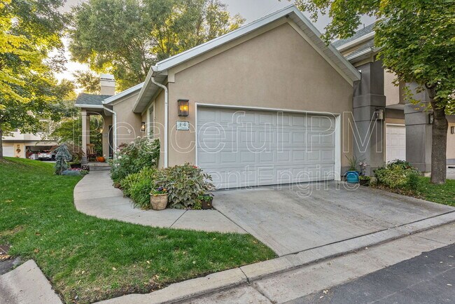 Primary Photo - 1140 Parkway Ave