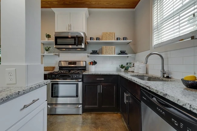 Building Photo - 2032 Herman St