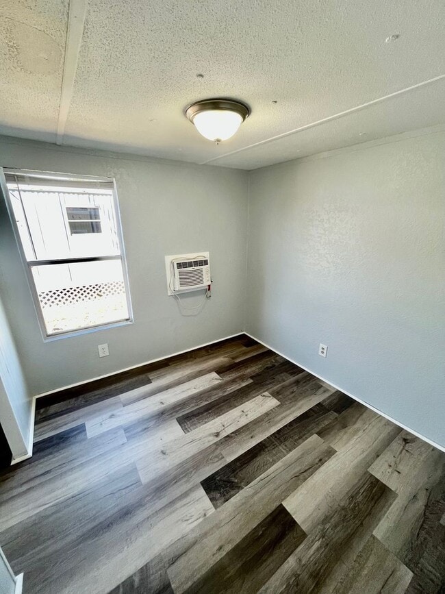 Building Photo - NICE 2BR/1BA Auburndale Mobile Home! NO AP...