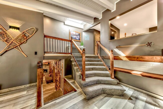 Building Photo - 256 N Benjamin Dr