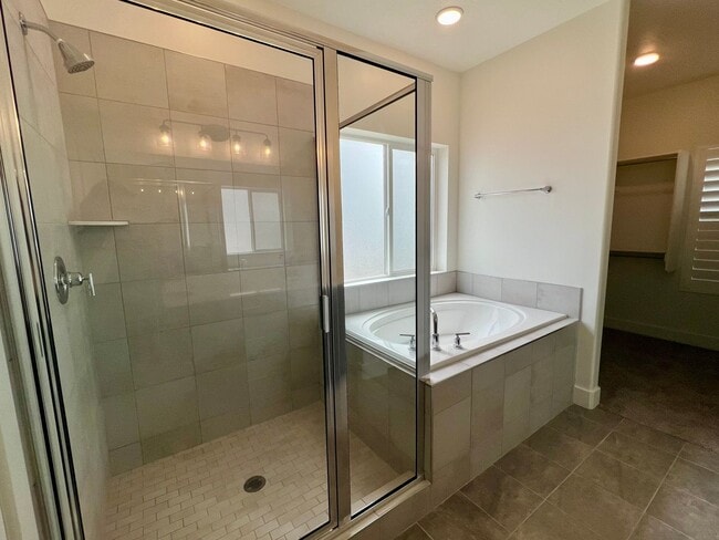 Building Photo - HUGE NEW HOUSE FOR RENT NEAR HILL AFB