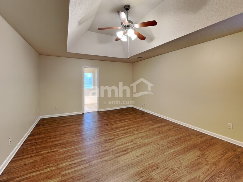 Building Photo - 429 The Gables Dr