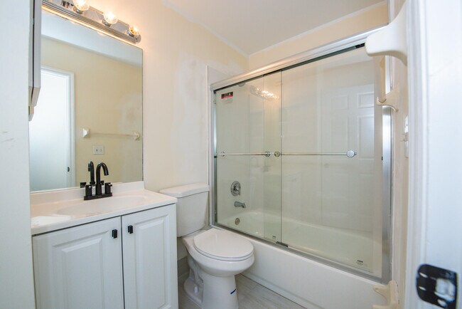 Building Photo - 13861 Folkestone Cir