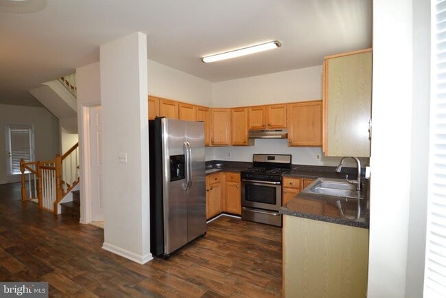 Building Photo - 6340 Demme Pl