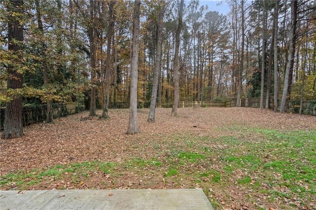 Building Photo - 2400 Salem Dr