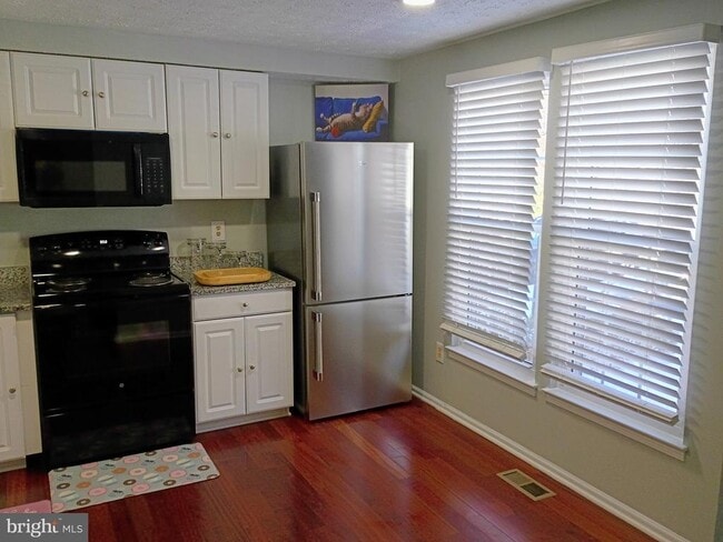 Building Photo - 7445 Aspenpark Rd