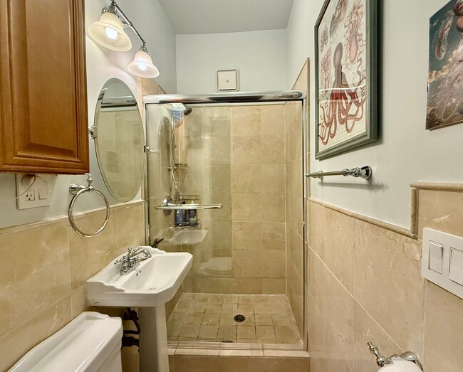 Building Photo - Fully Furnished 4-Bed, 2-Bath MAGNIFICENT ...