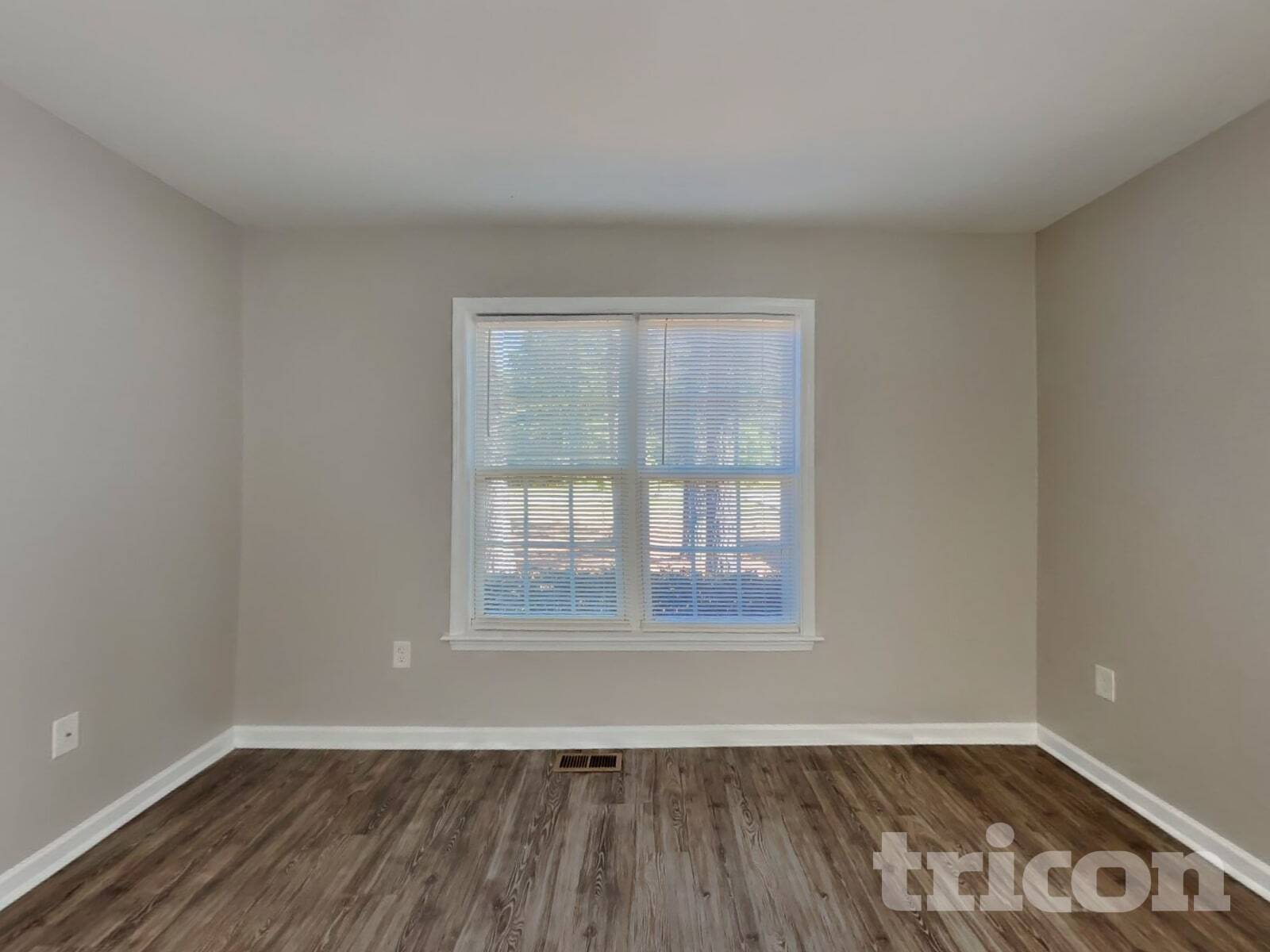 Building Photo - 500 Sunray Dr