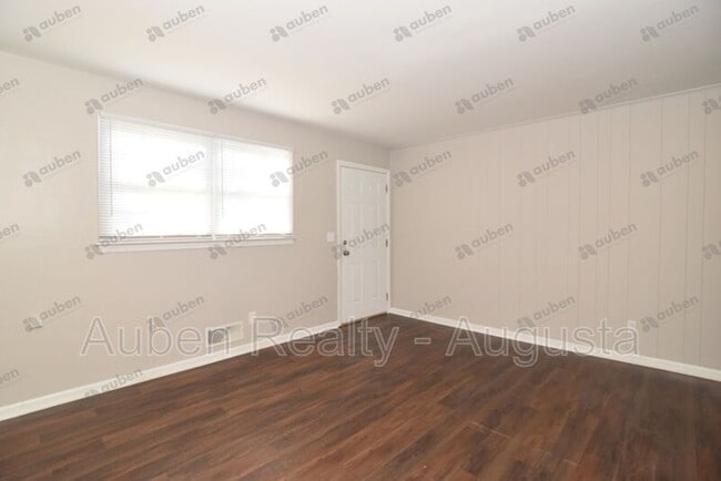 Building Photo - 1604 Johns Rd
