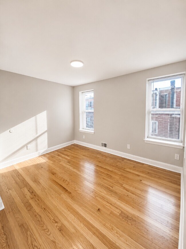 Building Photo - 2501 E Fayette St