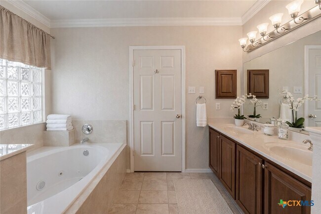 Building Photo - 514 Prospector Trl