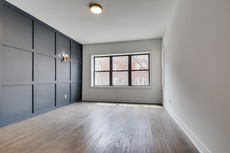 Building Photo - 3048 W Cortland St