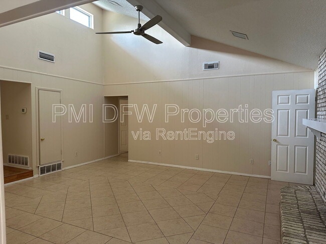 Building Photo - 5209 Pensacola Dr