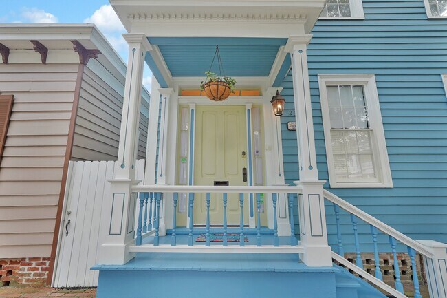 Building Photo - Savannah