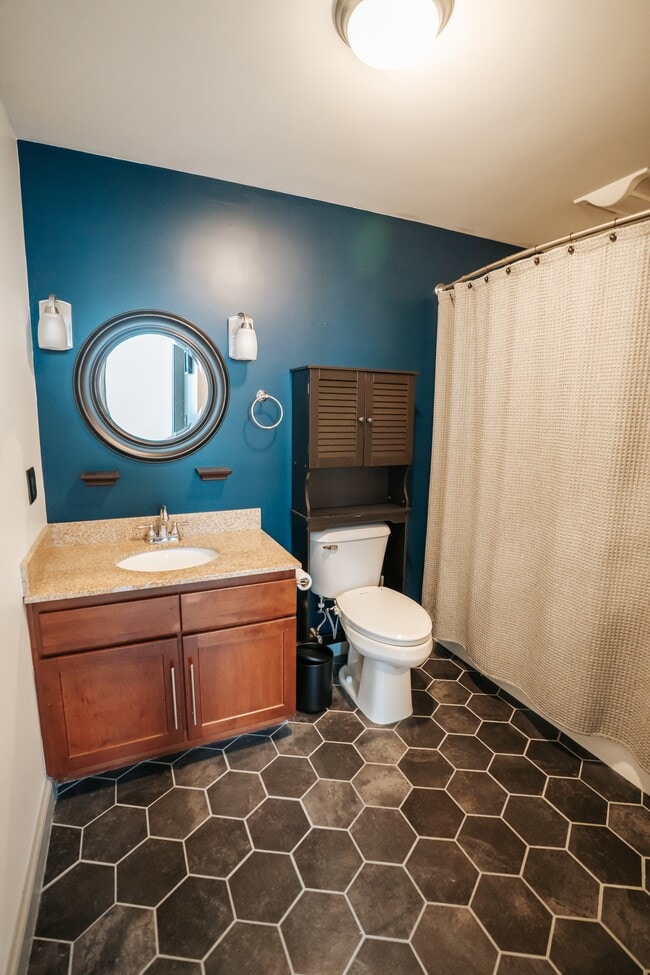 Building Photo - 1251 Congress St