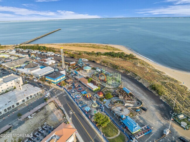 Building Photo - 177 Creek Rd